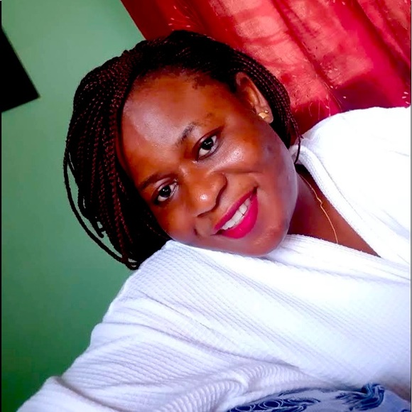 Meet your Posher, Isla - Picture 1 of 2